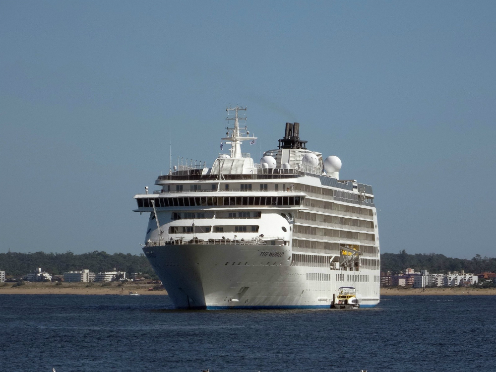 El crucero The World en Uruguay en 2016. Foto: Ricardo Figueredo