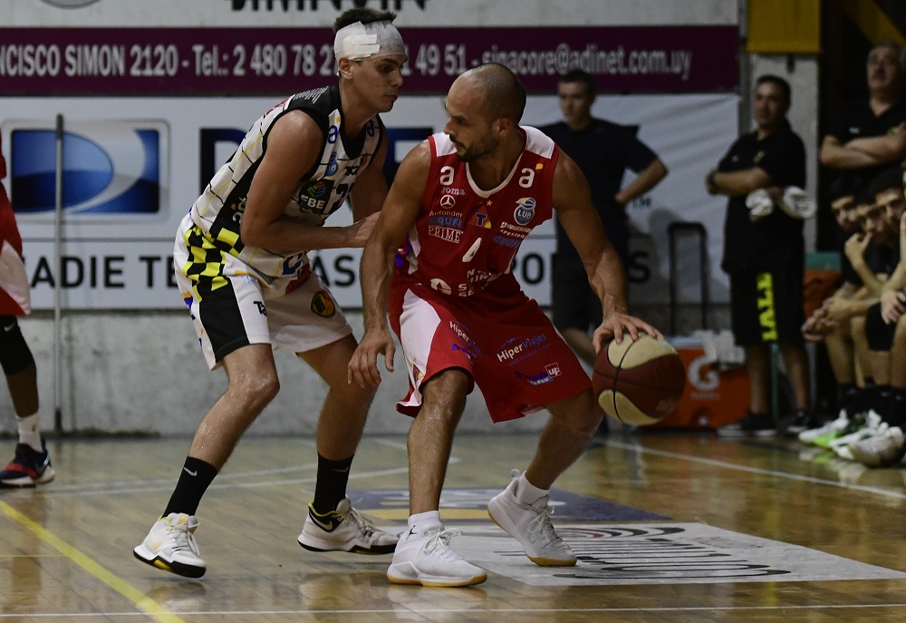 Marcos Marotta. El base le sumó ocho asistencias a sus 16 puntos. Foto: Marcelo Bonjour