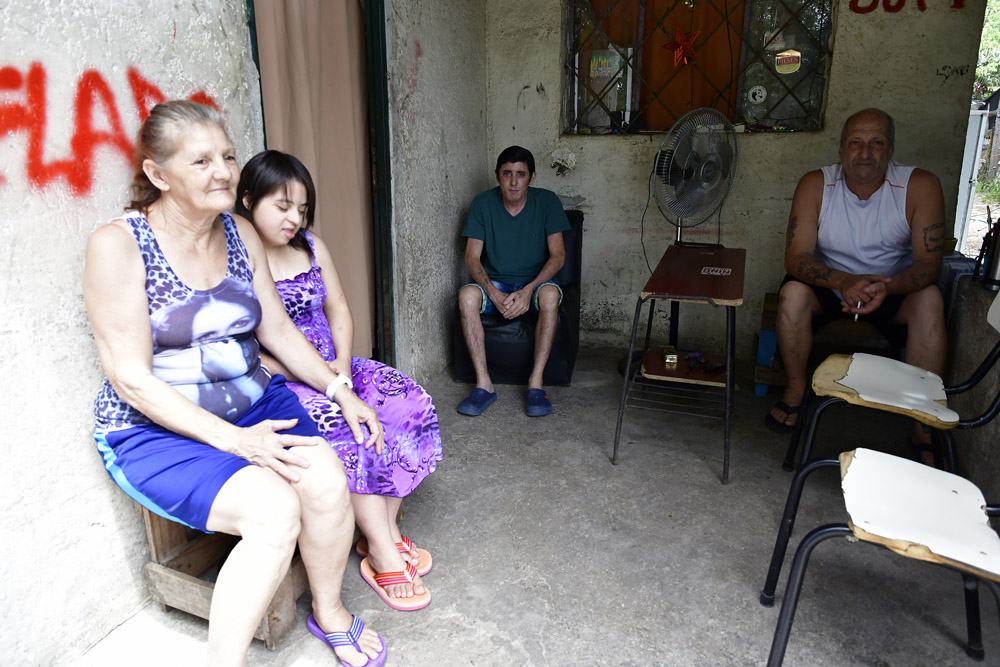 La familia García Albornoz tiene 9 hijos. Nicolás perdió la audición a los 16 y fue implantado 10 años después. Foto: F. Ponzetto