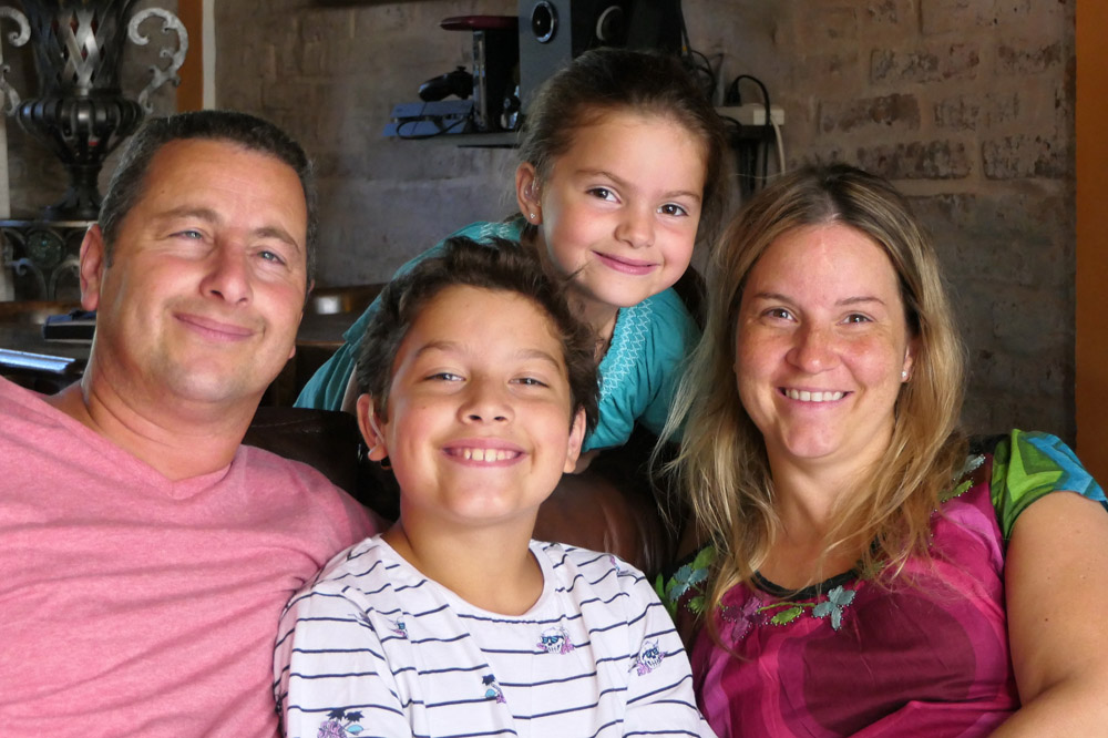 Marcos y Sara son los primeros niños implantados, hijos de padres sordos. Foto: Ricardo Figueredo