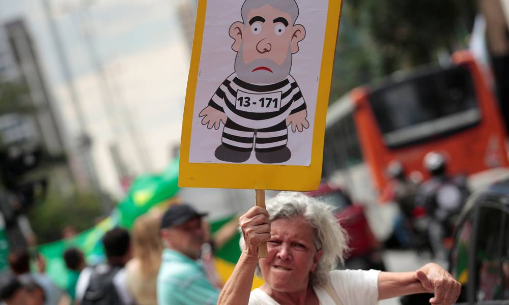En las calles de San Pablo esperaron el fallo y dejaron clara su posición. Foto: AFP