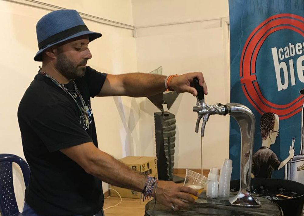 La actividad incluyó degustación de cervezas artesanales. Foto: El País
