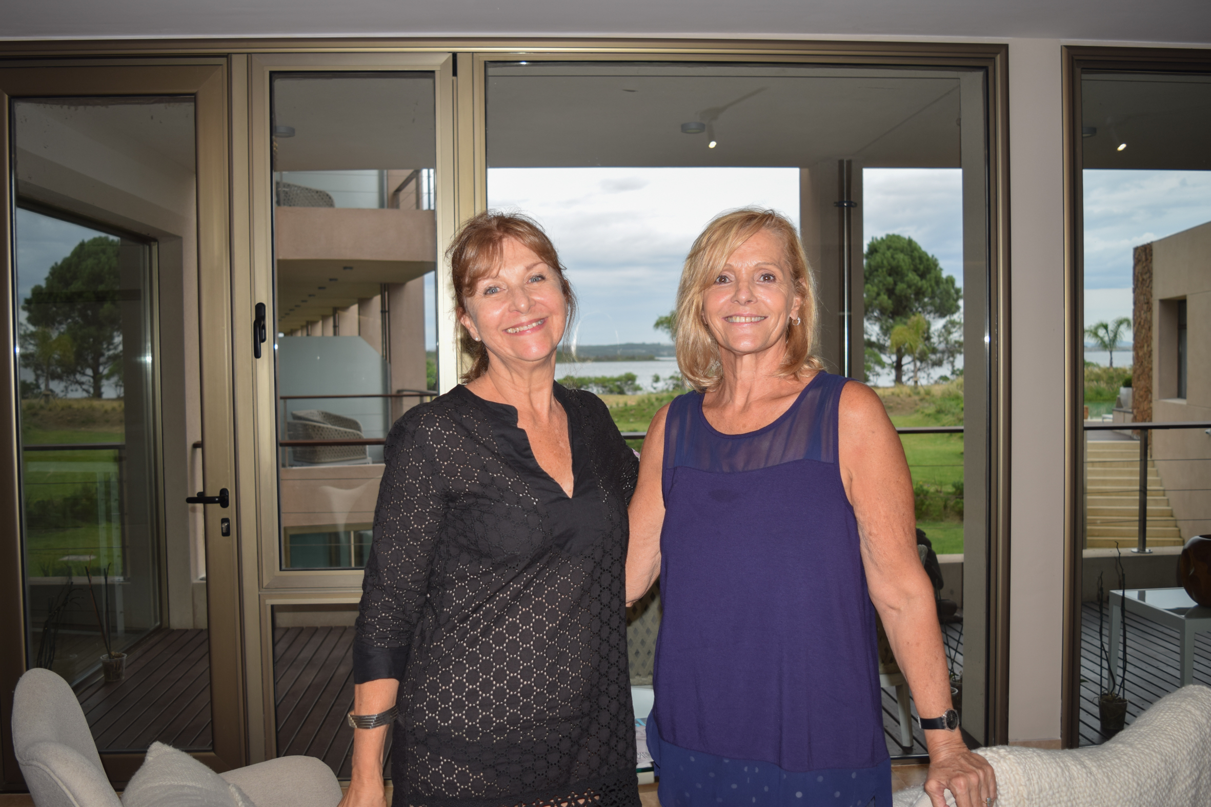 Mini Ortelli, Ani Aloi.