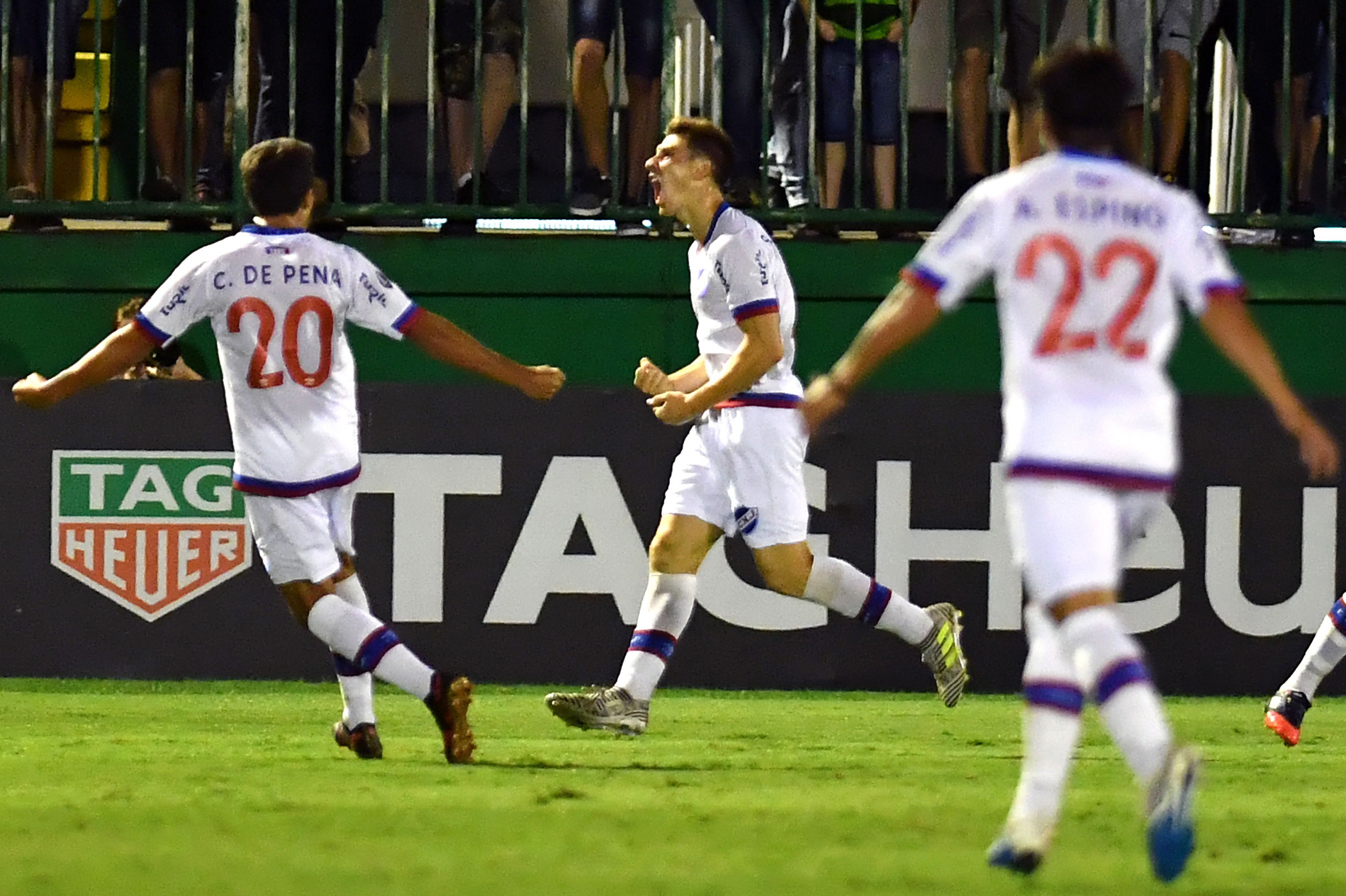 Chapecoense y Nacional. Foto: AFP.