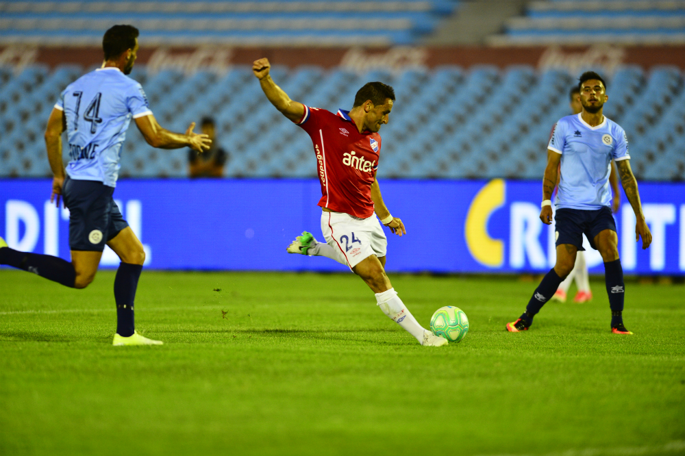 Remate de izquierda de Gonzalo Bergessio y segundo gol de su cosecha