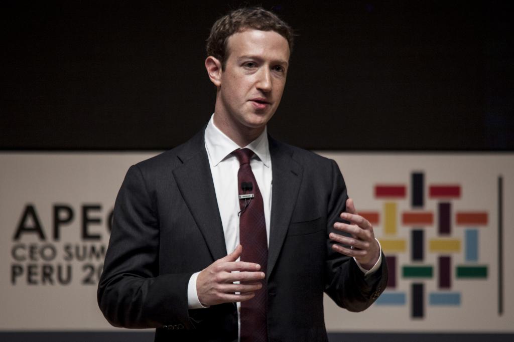 Zuckerberg. El comentario del ejecutivo llega en tiempos donde la compañía ha sido blanco de críticas por facilitar la información falsa y la manipulación.
