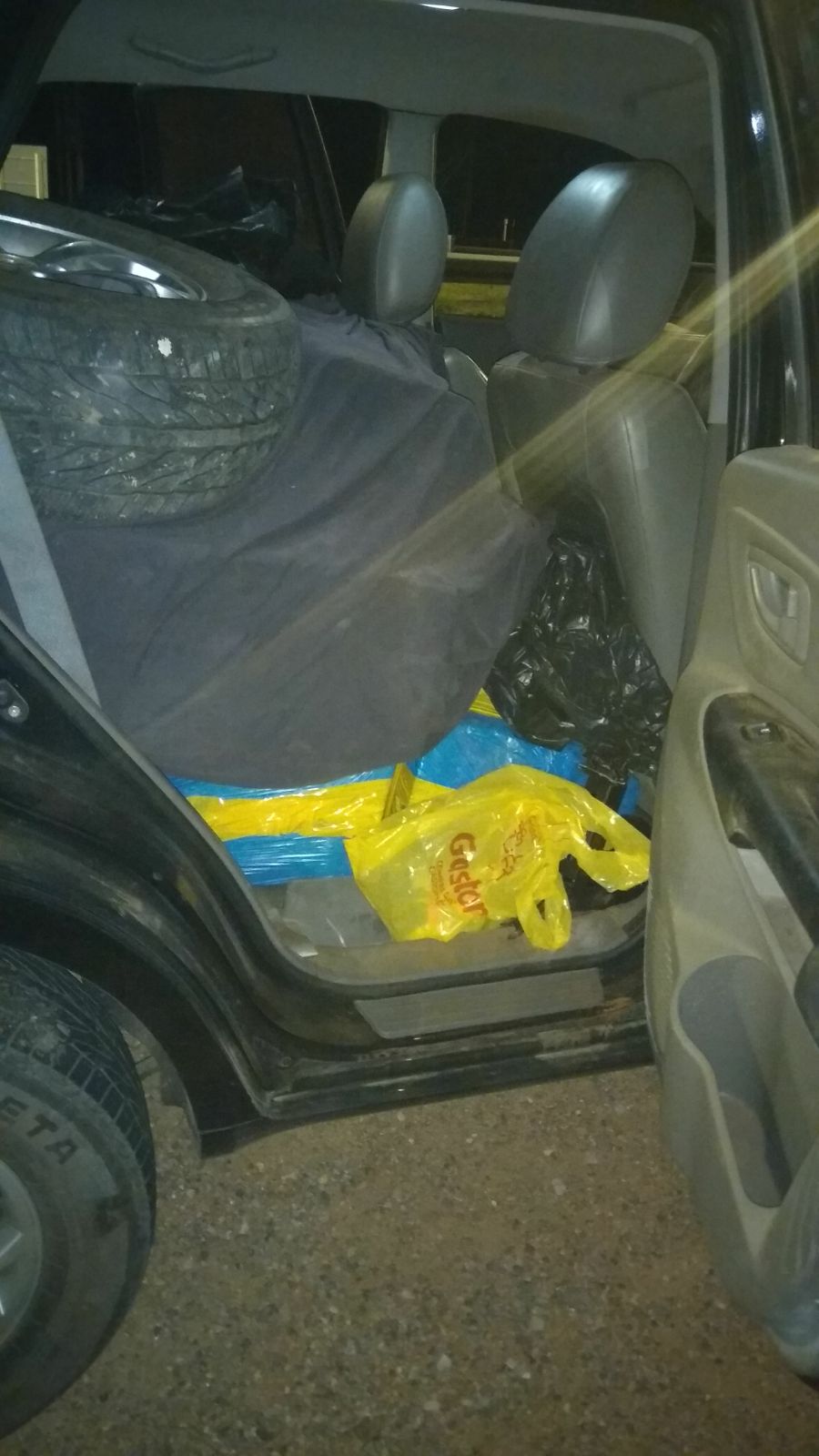La camioneta iba con un "abultado y visible" cargamento. Foto: Ministerio del Interior