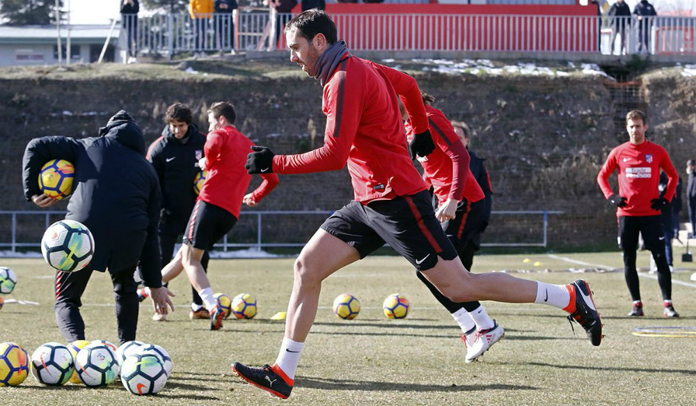 Diego Godín volvió al trabajo con todo el plantel del Atlético Madrid