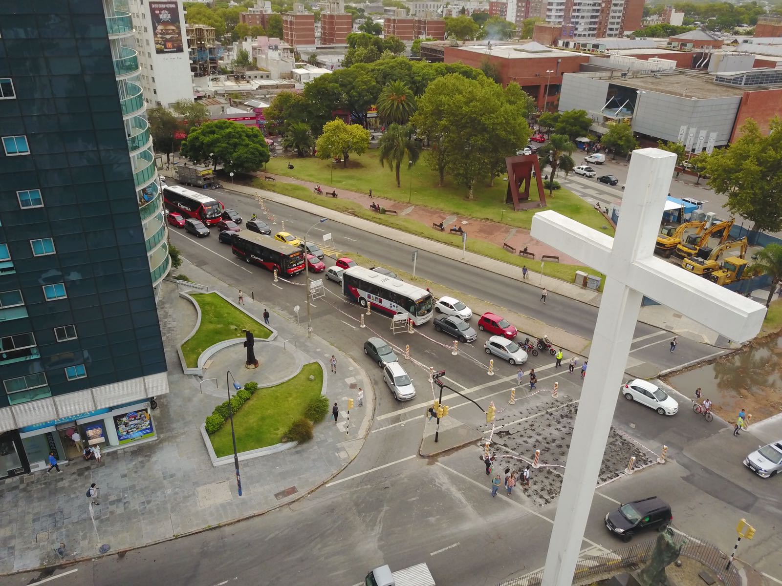 Vehículos deberán desviar por obras en avenida Italia. Foto: Gabriel Rodríguez