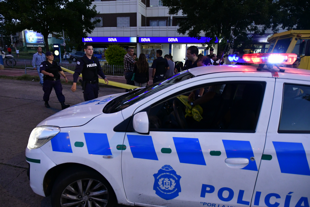 La Policía trabaja en la escena del crimen. Foto: Fernando Ponzetto