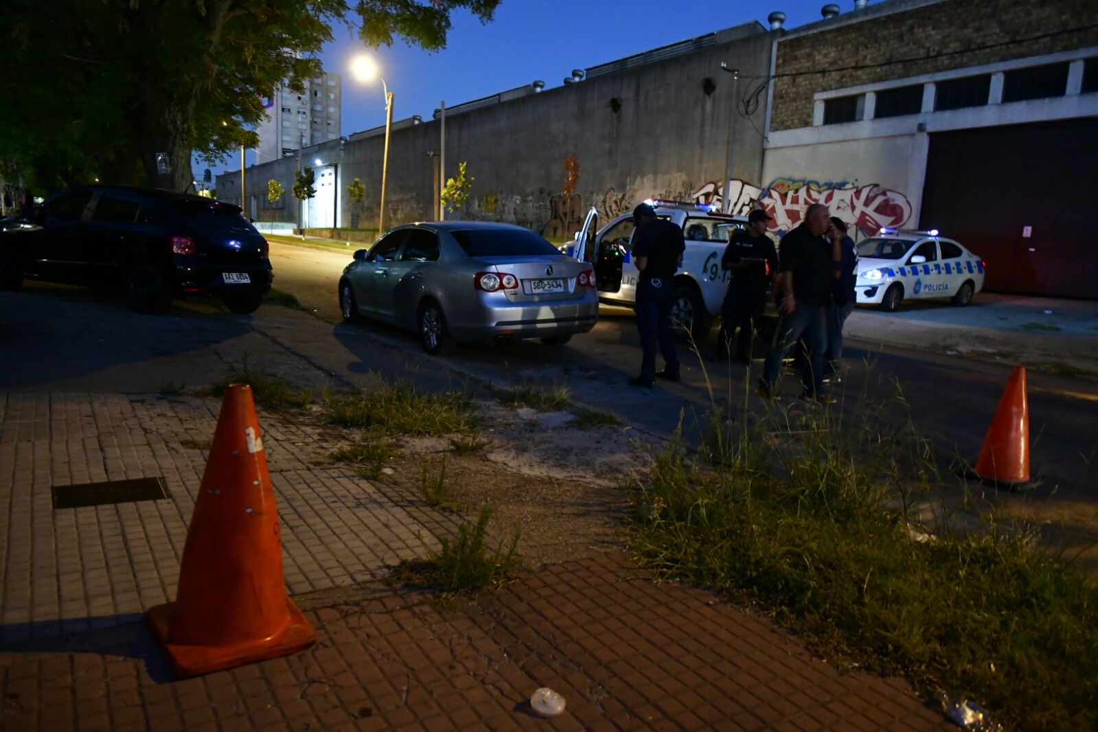 La Policía trabaja en la escena del crimen. Foto: Fernando Ponzetto