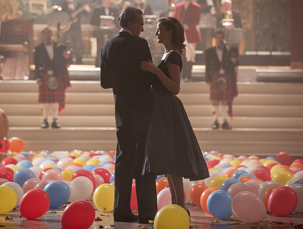 Daniel Day-Lewis y Vickie Krieps