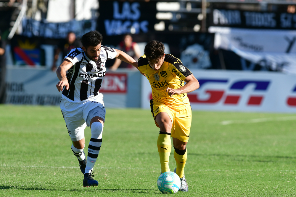 Wanderers y Peñarol empataron 1-1 en el prado. Fotos: Nicolás Pereyra