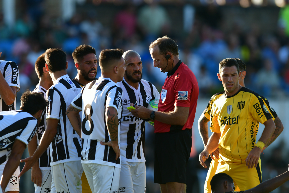 Wanderers y Peñarol empataron 1-1 en el prado. Fotos: Nicolás Pereyra