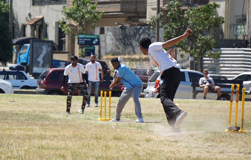 De India a Uruguay. El cricket se abrió un espacio en Montevideo de la mano de ingenieros y empleados de Tata Consultancy Services. Foto: El País