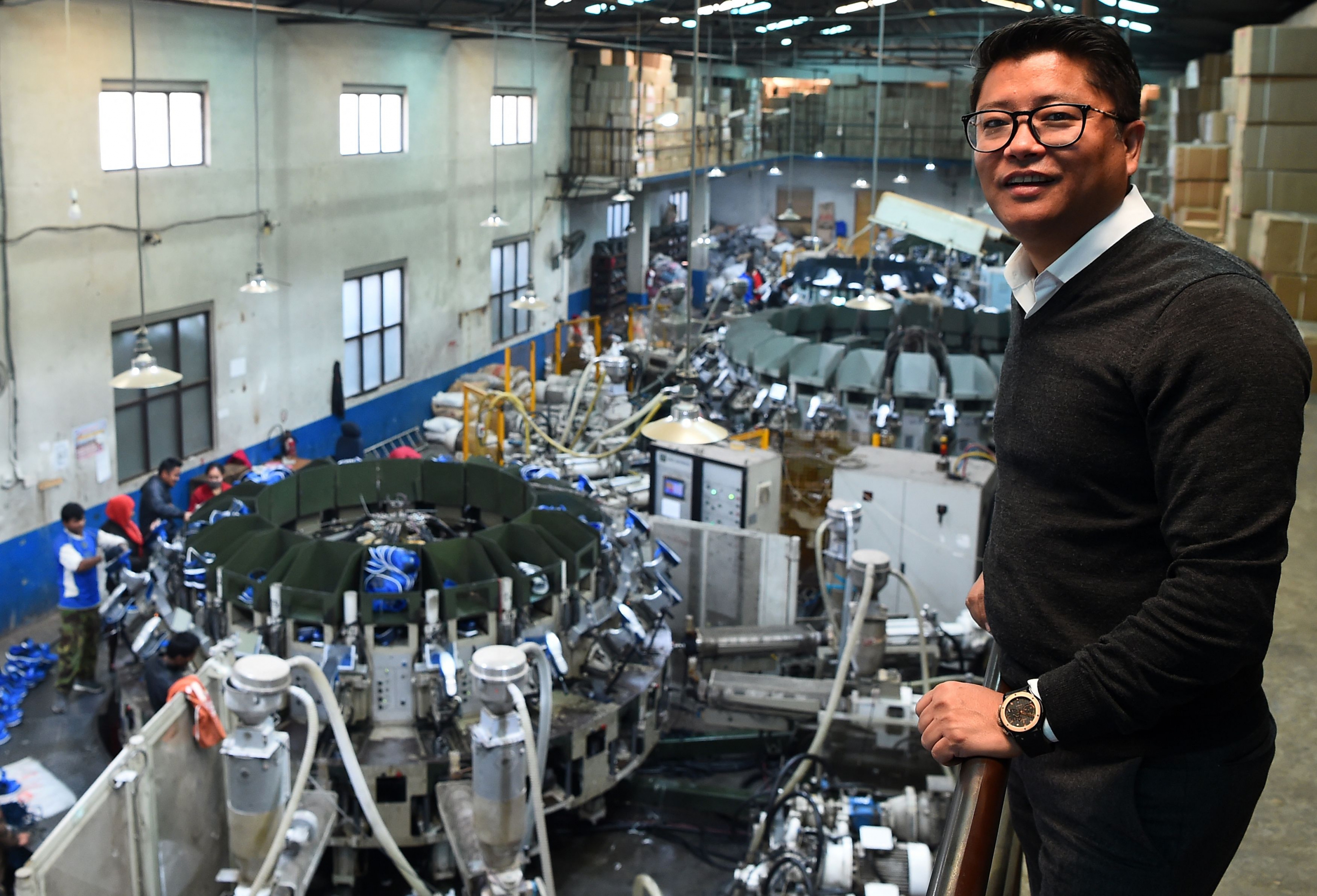 Orgullo. Los zapatos se fabrican en Nepal, un detalle que gusta a los usuarios. (Foto: AFP)