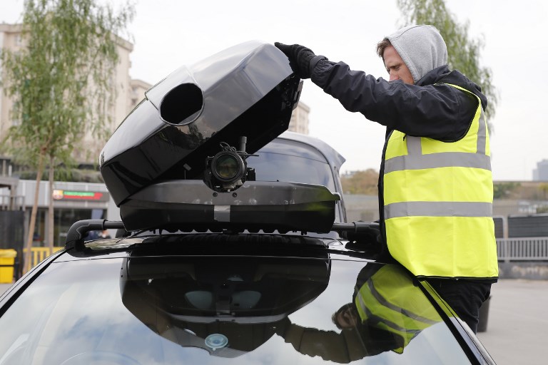 El Porsche que se maneja con un Huawei. Foto: AFP