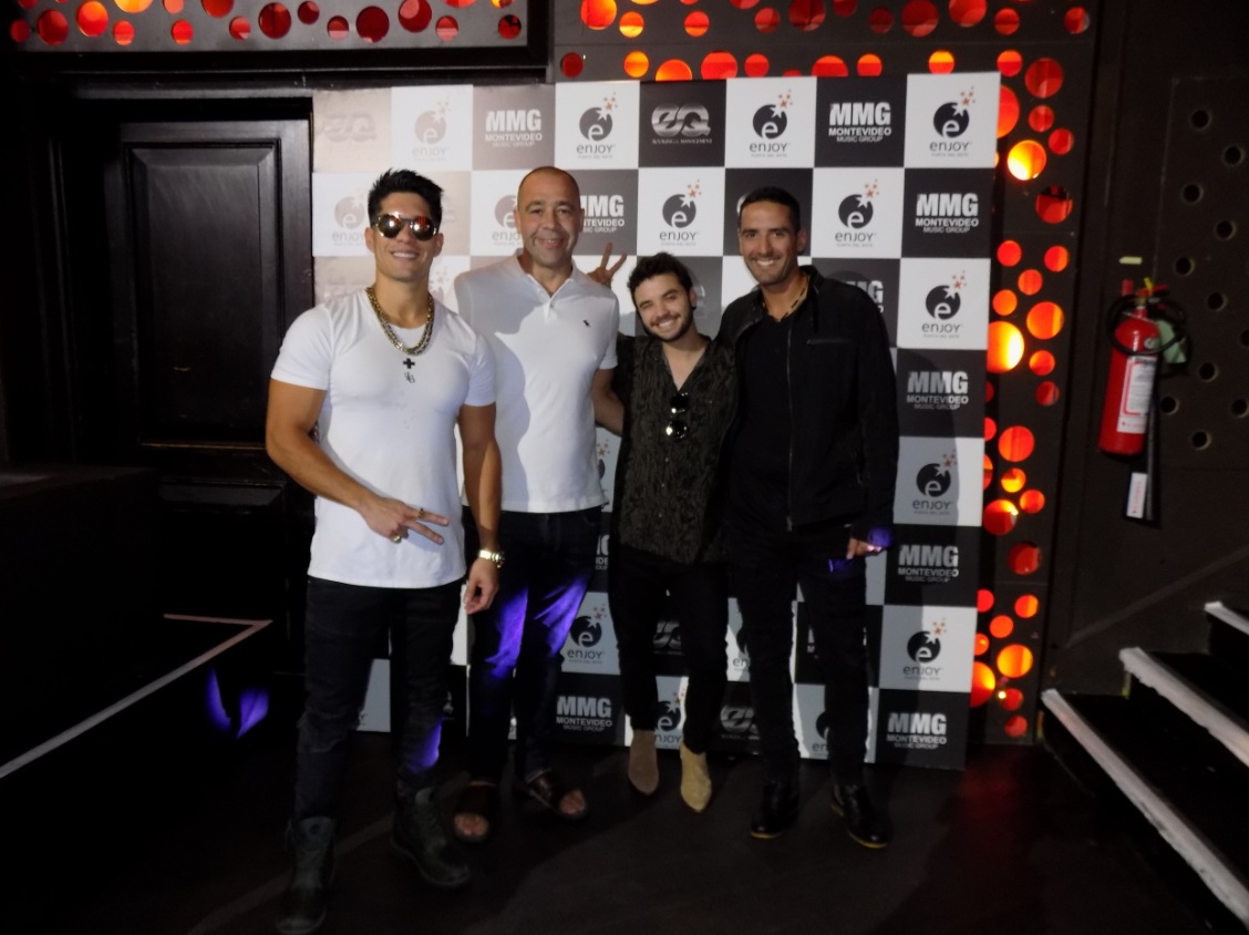 Chyno Miranda, Enrique Quinteros, Agustín Csanova y Catriel Sagardoy.