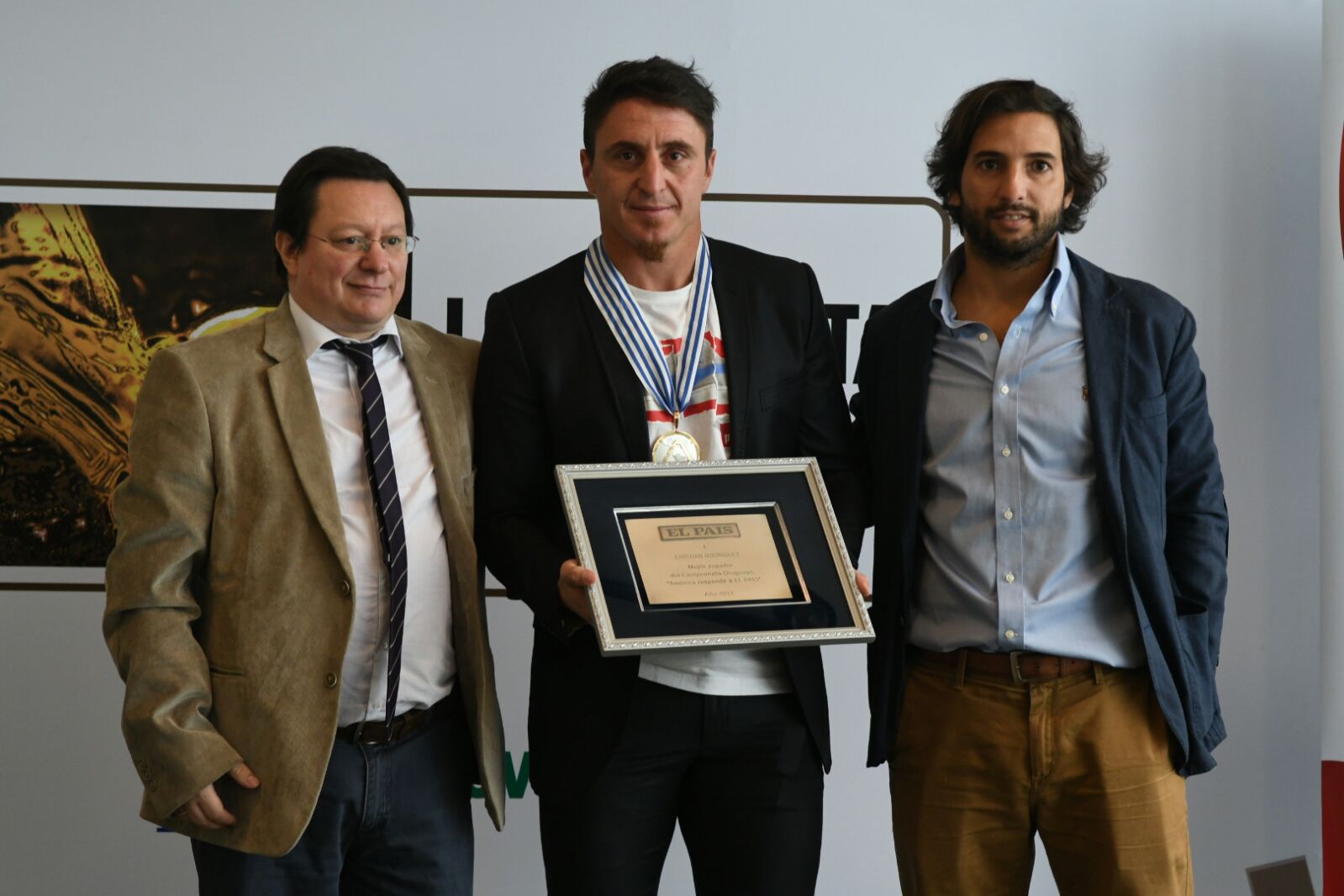 Entrega de premios de la Encuesta América le responde a El País. Fotos: Ariel Colmegna y Darwin Borrelli