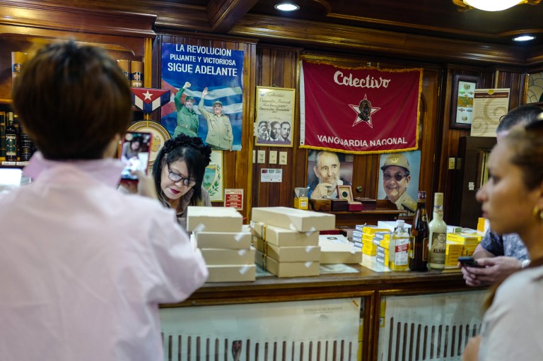 Así se fabrican los habanos en La Habana, Cuba. Foto: AFP