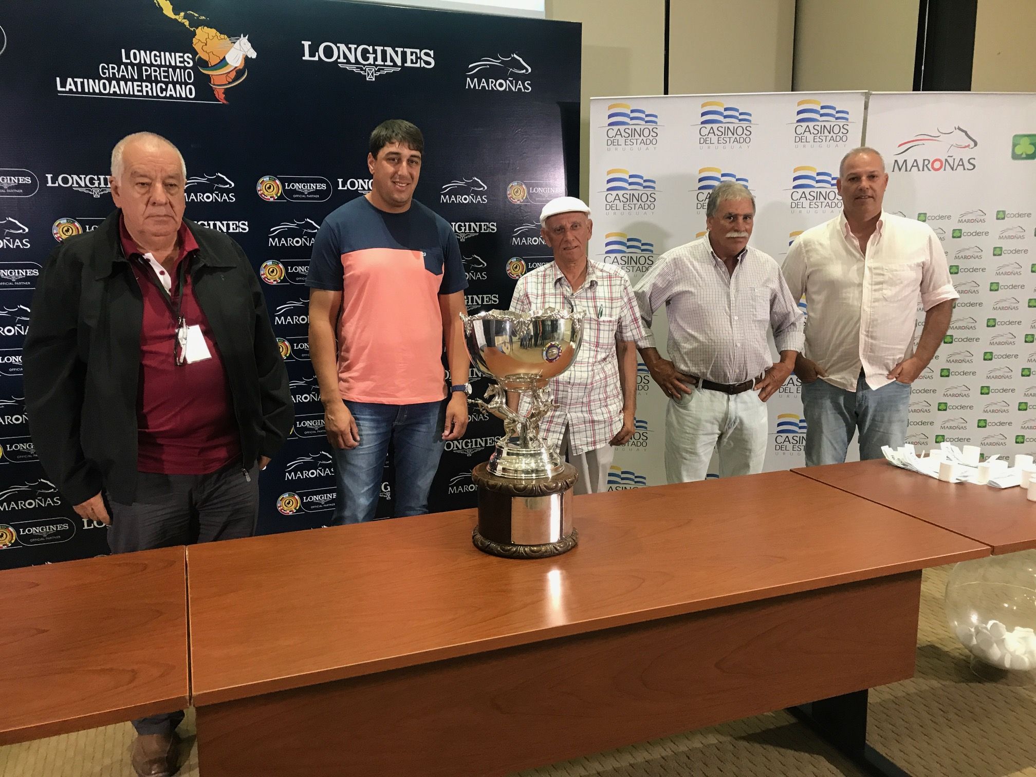 Los cuidadores del Latino