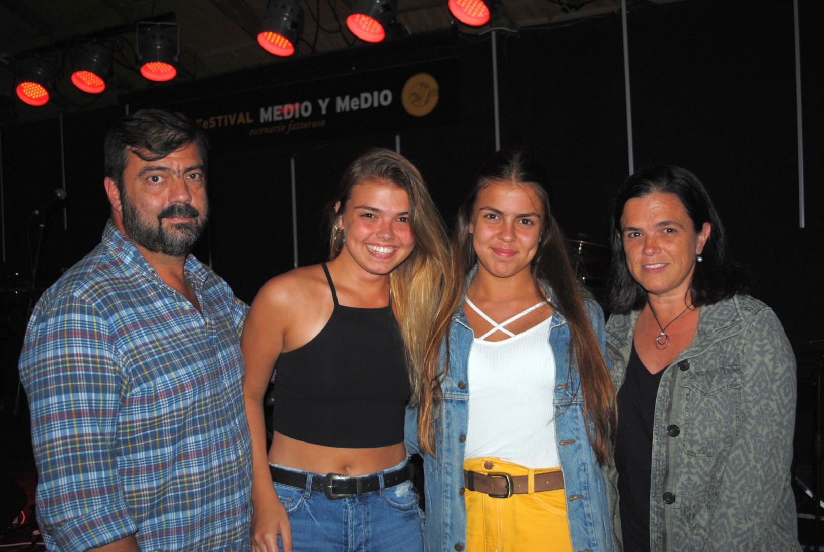 Raúl, Pía e Isabel  Zannela, Mercedes Borras.