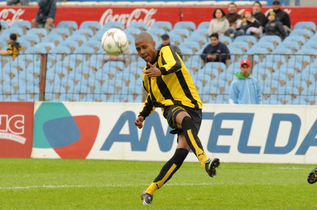 Abel Hernández en Peñarol. Foto: Archivo El País