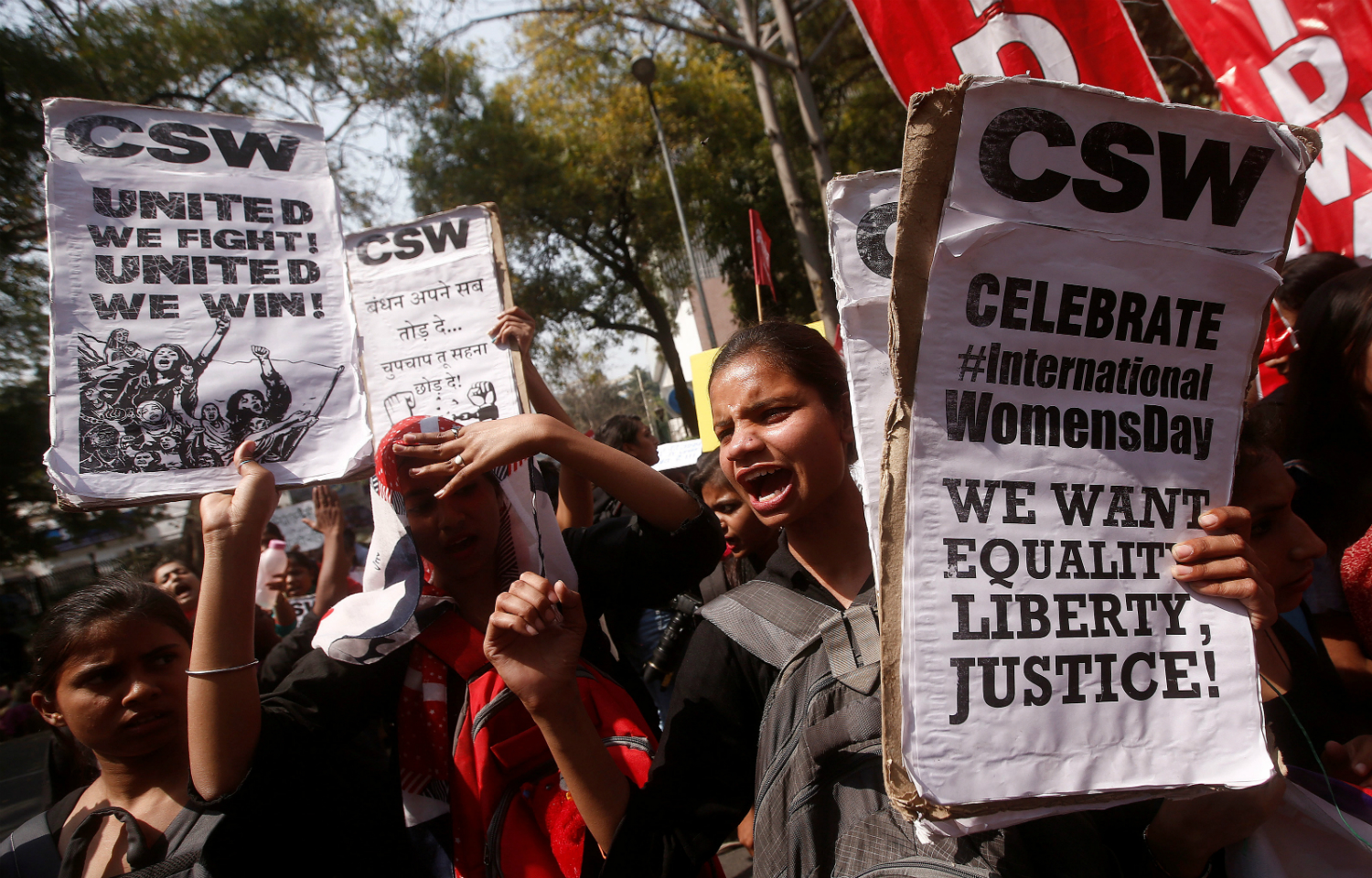 Jóvenes indias piden "igualdad, libertad y justicia" en Nueva Delhi. Foto: Reuters.