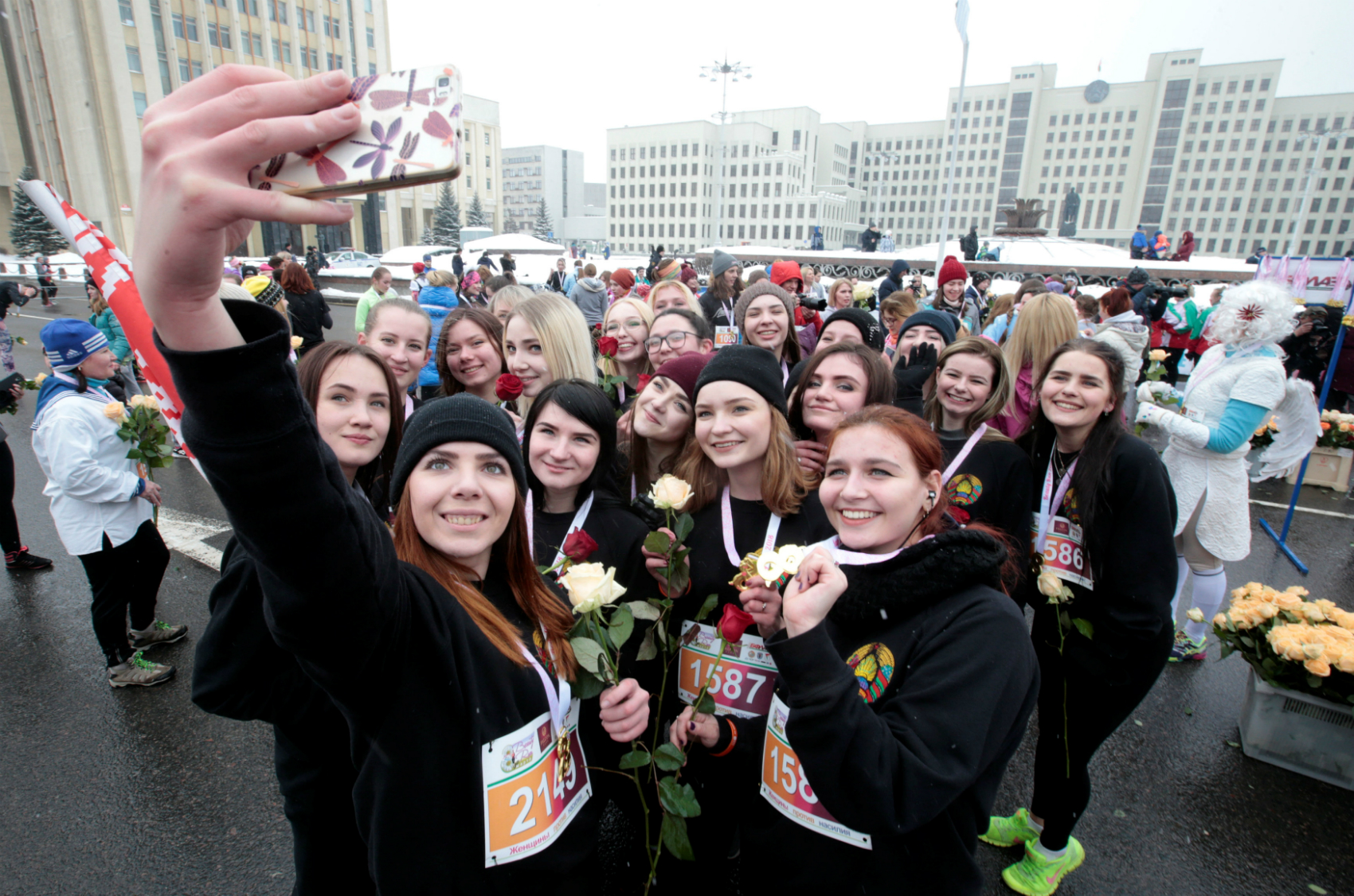 Participantes de la "Carrera de la Belleza" en Minsk, Bielorrusia. Foto: Reuters.