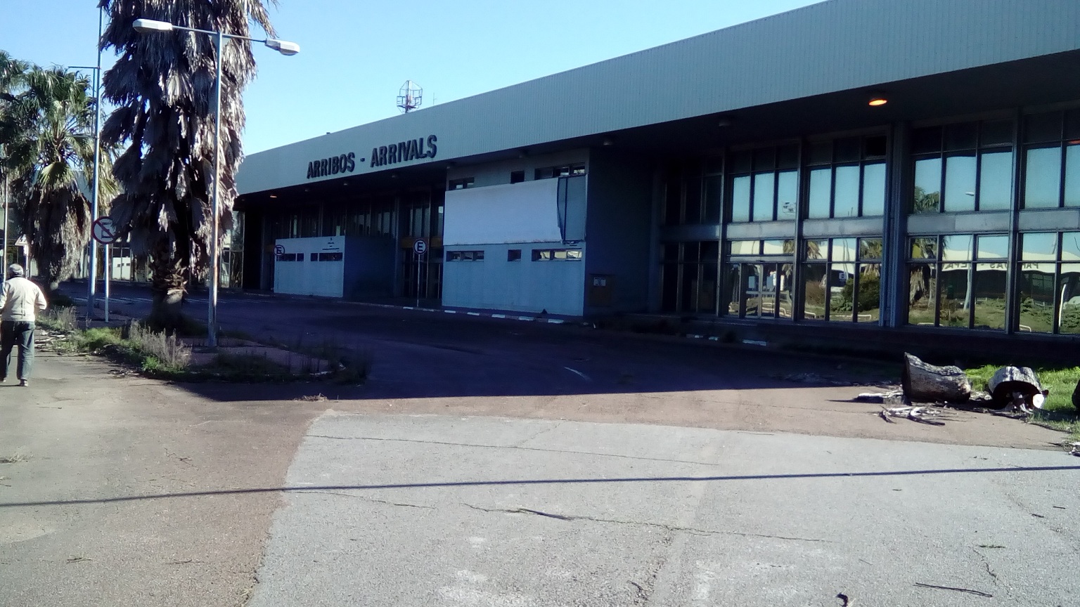 La vieja terminal cerró sus operaciones el 28 de diciembre de 2009. Fotos: Gentileza de Diego Ravera y Edward Rode, de CUIA.