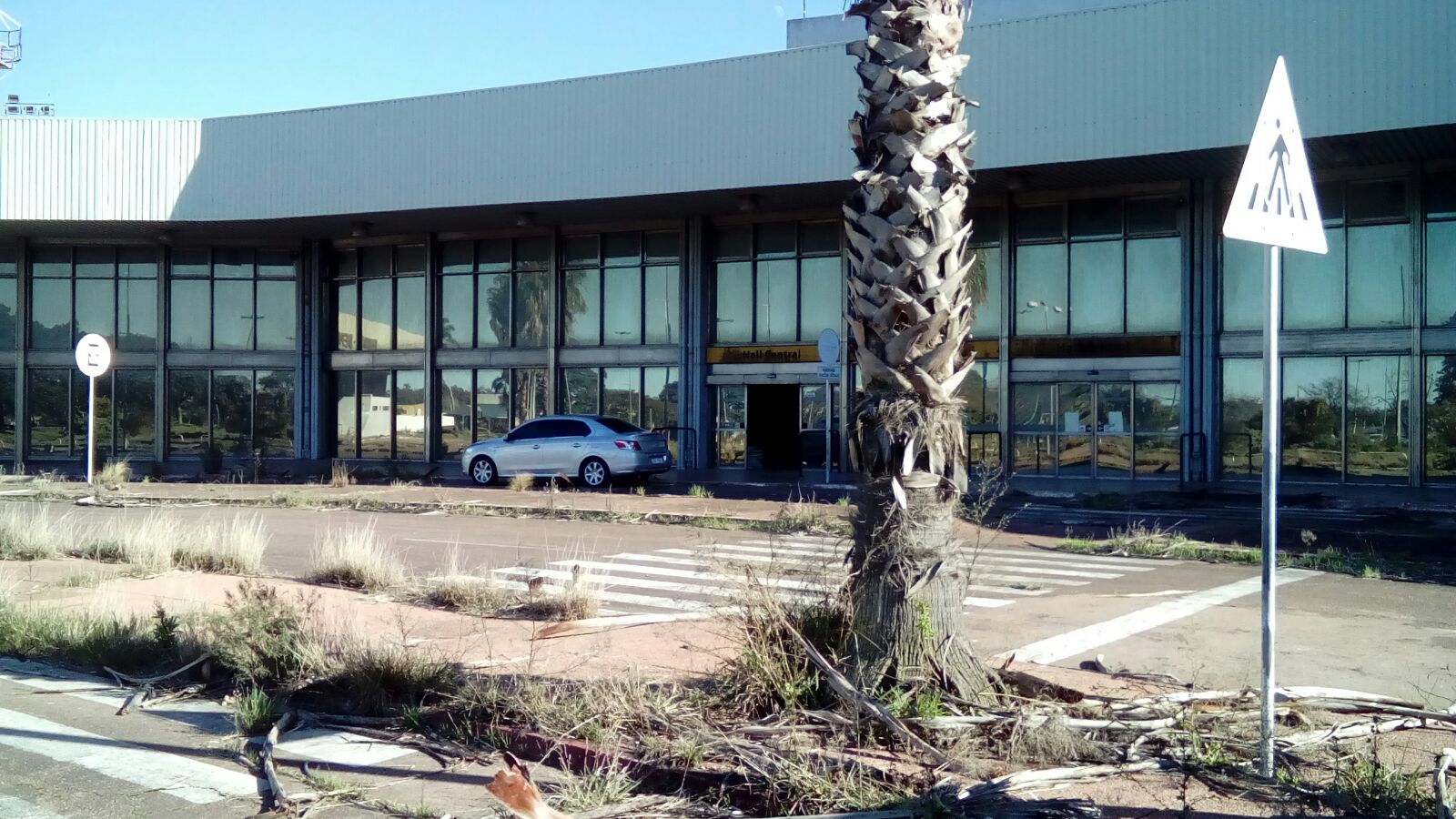 La vieja terminal cerró sus operaciones el 28 de diciembre de 2009. Fotos: Gentileza de Diego Ravera y Edward Rode, de CUIA.