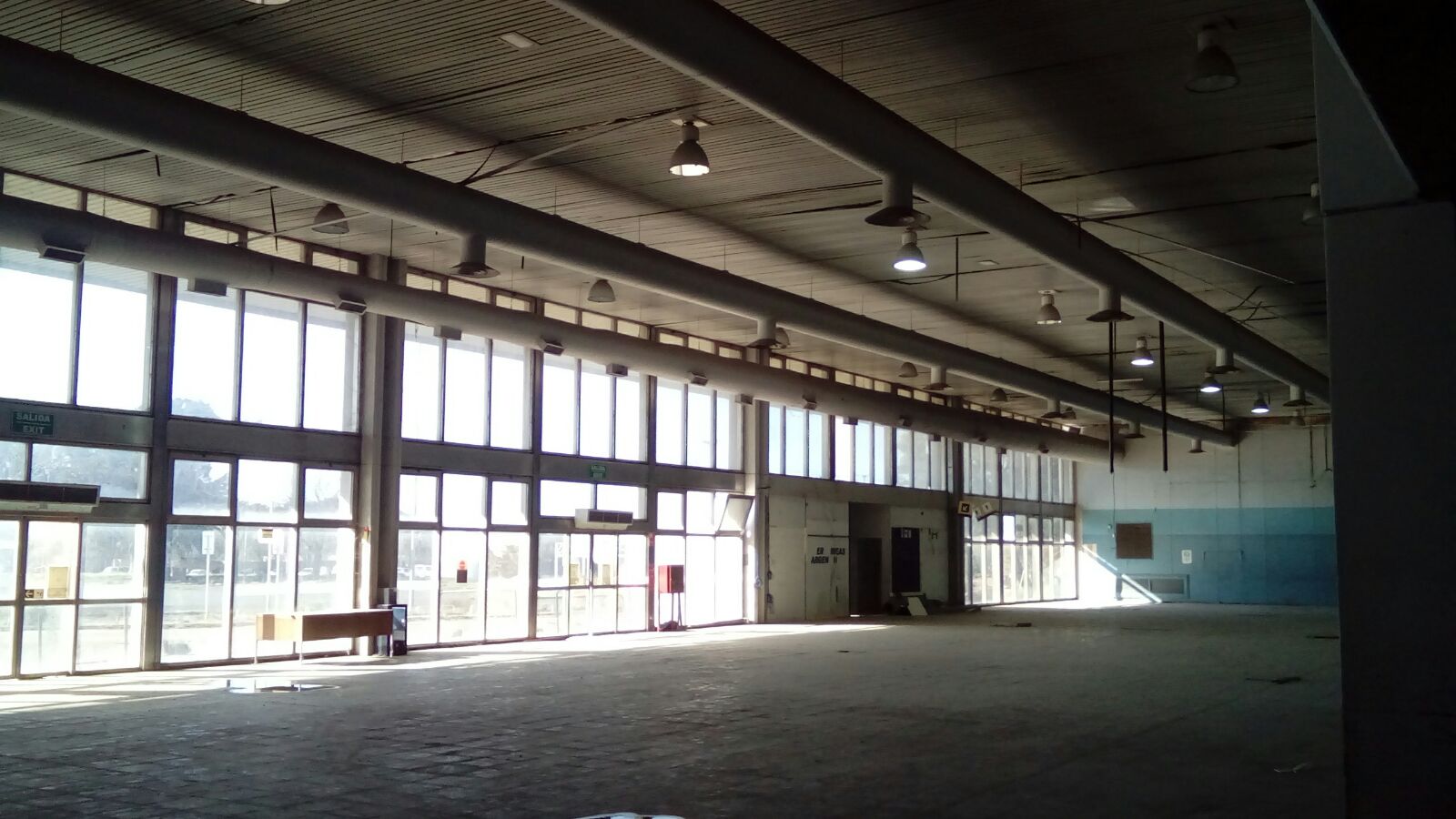 La vieja terminal cerró sus operaciones el 28 de diciembre de 2009. Fotos: Gentileza de Diego Ravera y Edward Rode, de CUIA.