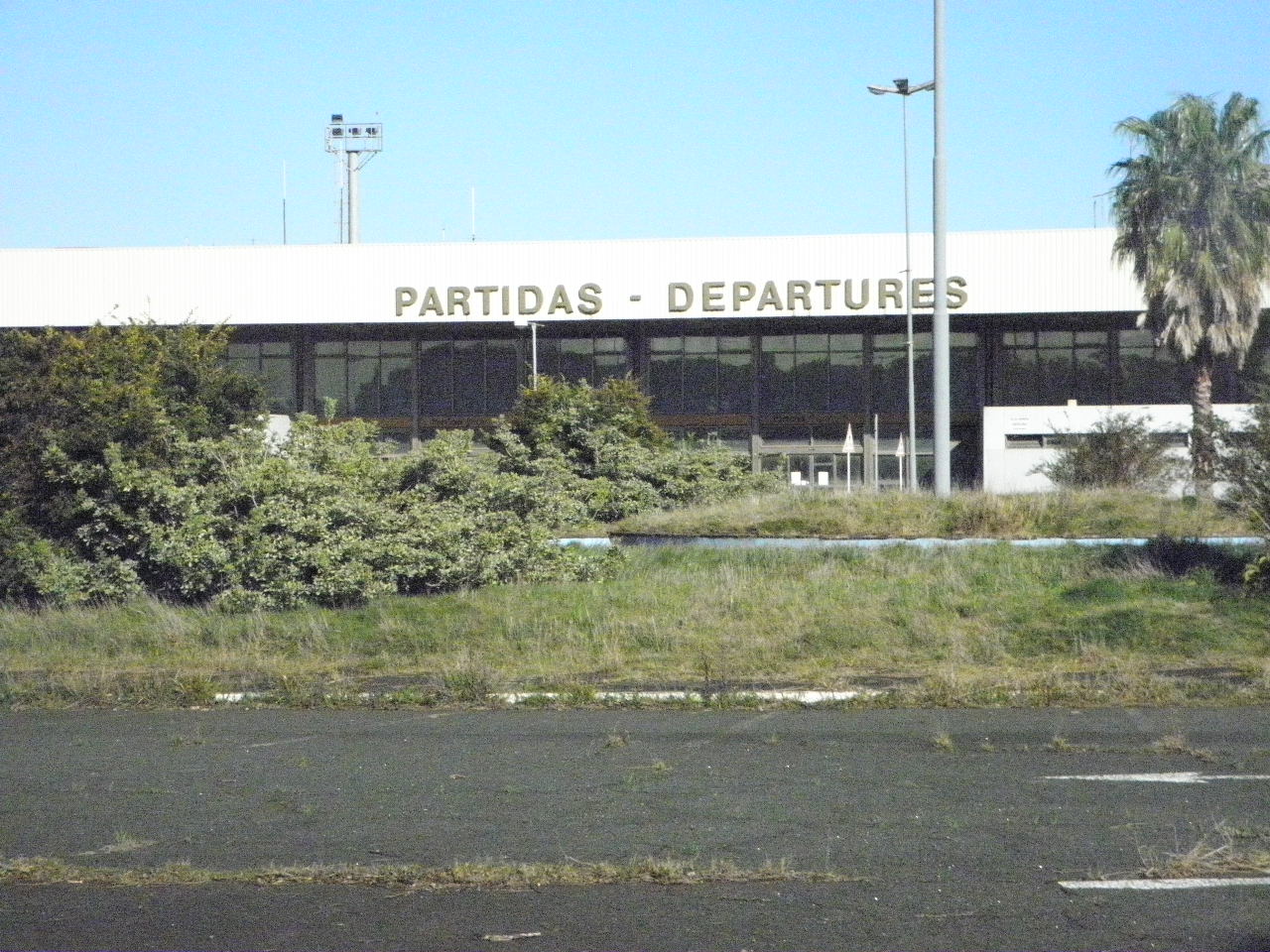 La vieja terminal cerró sus operaciones el 28 de diciembre de 2009. Fotos: Gentileza de Diego Ravera y Edward Rode, de CUIA.