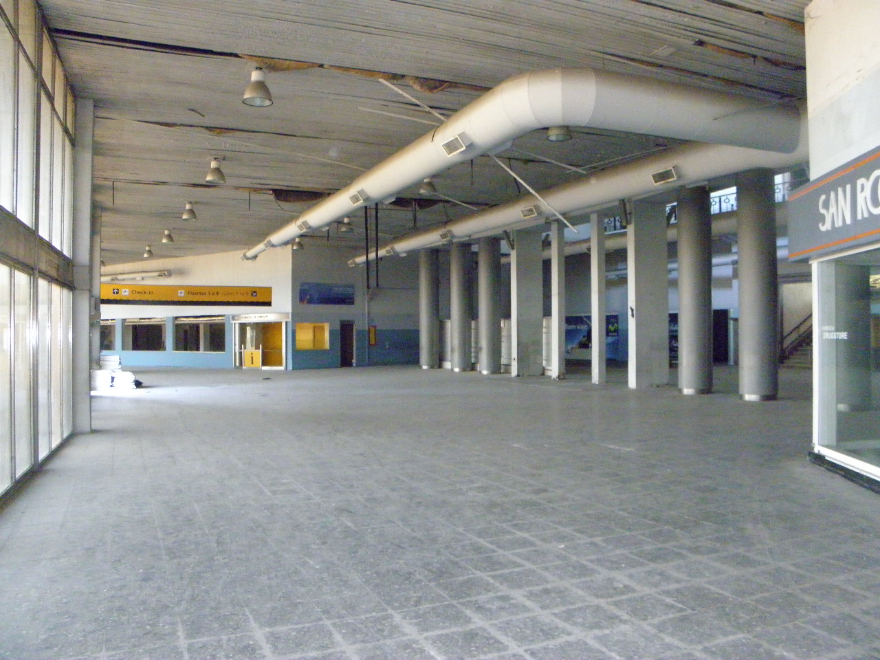 La vieja terminal cerró sus operaciones el 28 de diciembre de 2009. Fotos: Gentileza de Diego Ravera y Edward Rode, de CUIA.