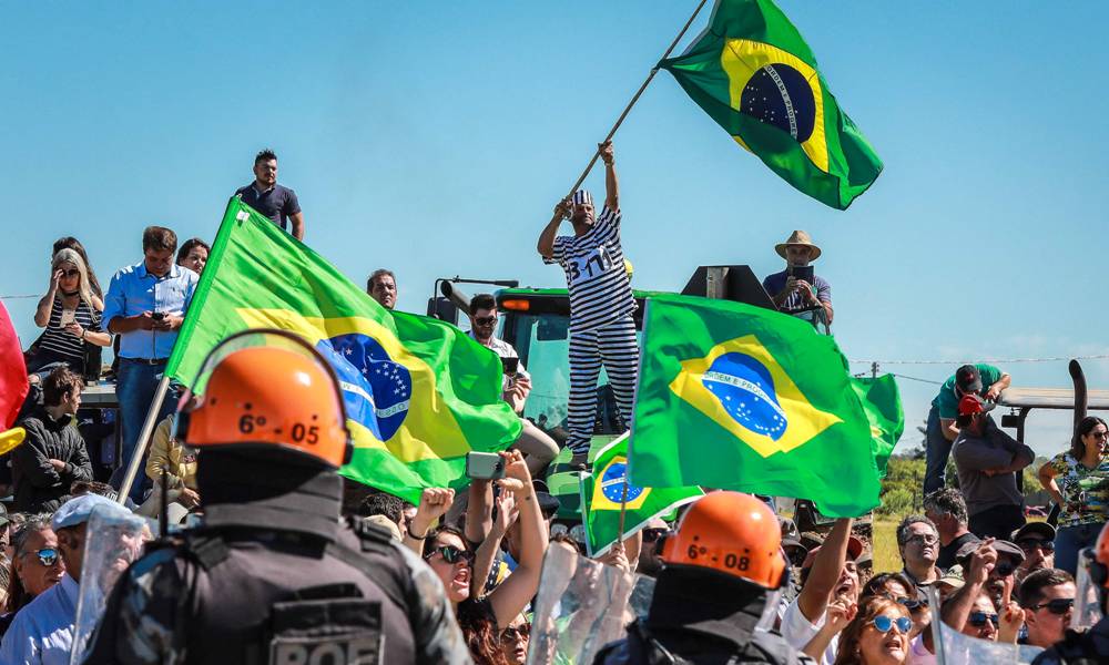 La caravana de Lula Da Silva hacia Livramento fue entre protestas e incidentes. Foto: AFP