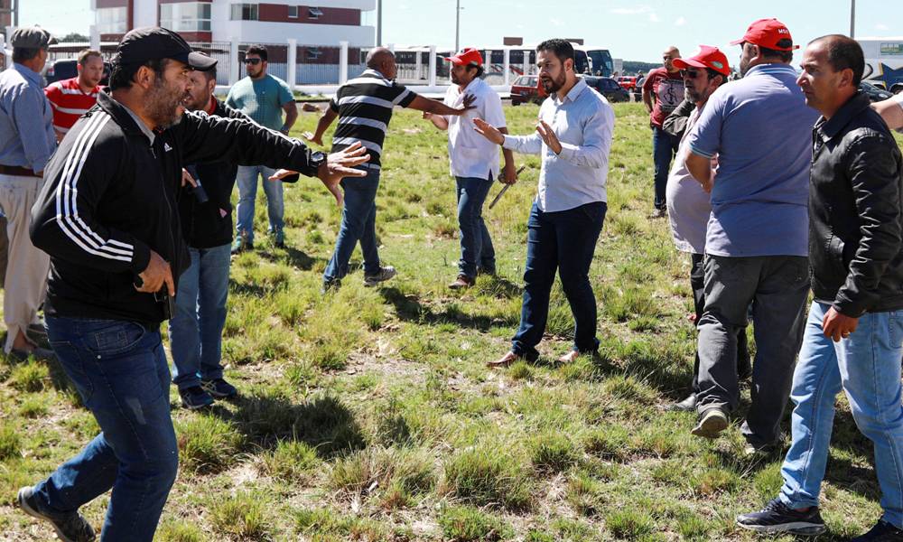 La caravana de Lula Da Silva hacia Livramento fue entre protestas e incidentes. Foto: AFP