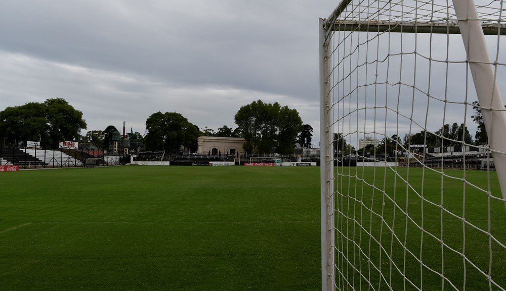 El Parque Alfredo Víctor Viera con sus renovaciones: tendrá luz y vestuarios nuevos. Foto: Marcelo Bonjour