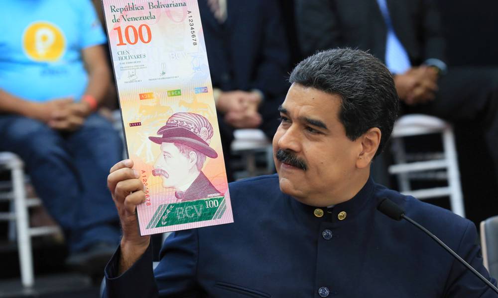 El presidente Nicolás Maduro al exponer las decisiones que tomó para introducir el "Bolívar soberano". Foto: Reuters