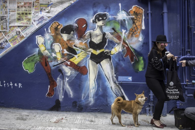 Arte callejero en Hong Kong. Foto: AFP