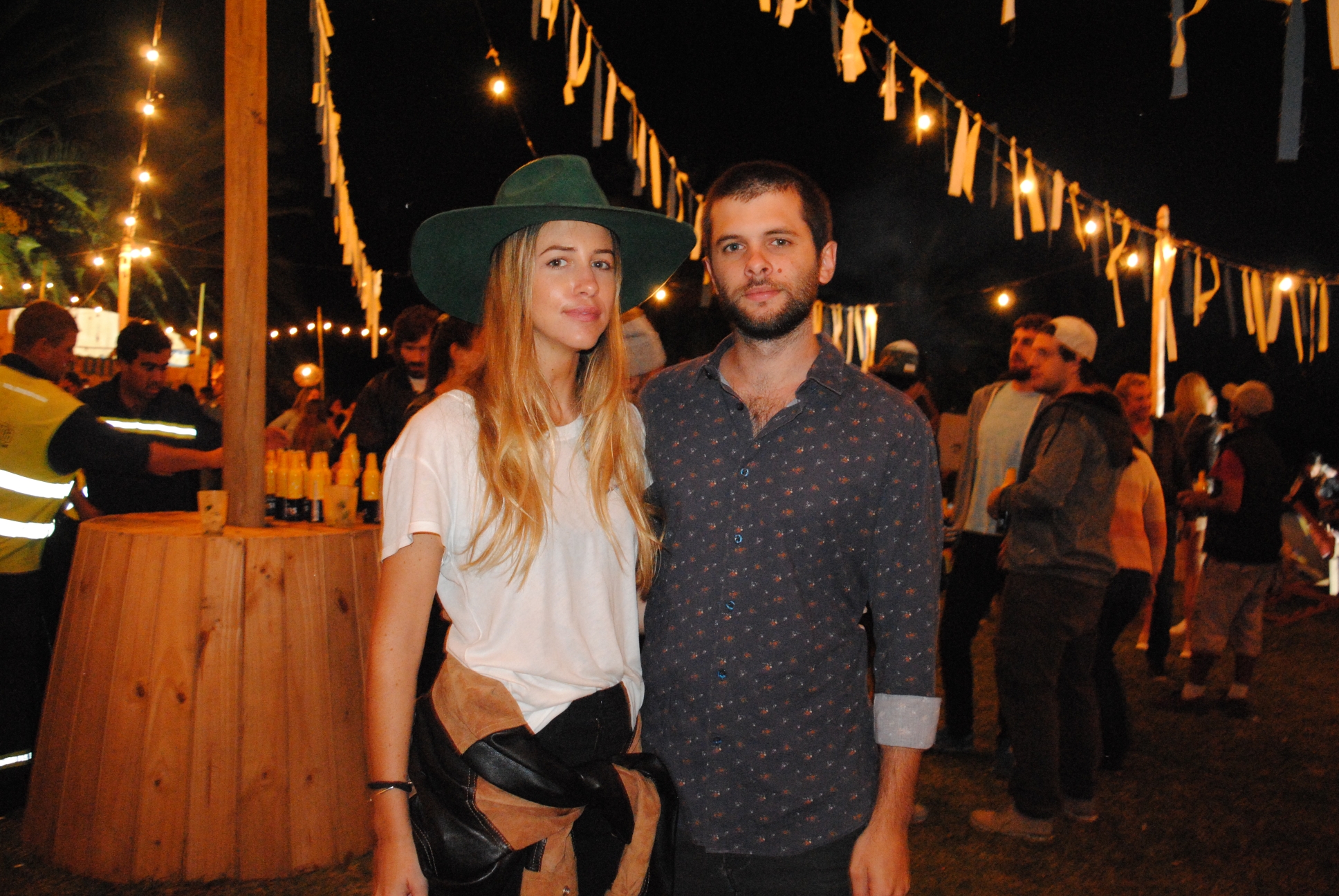 Victoria Brown, Juan Raquet.