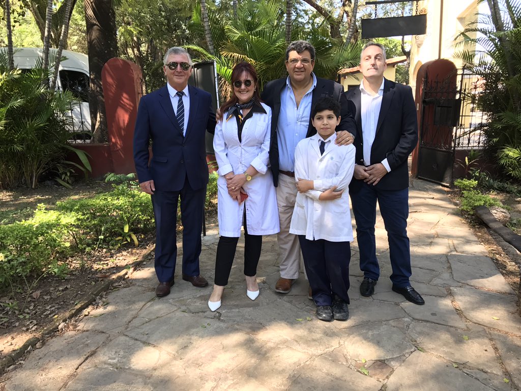 El Consejo Directivo de Peñarol en la Escuela Artigas de Asunción. Foto: Ángel Asteggiante.