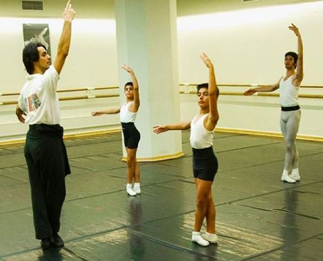 Igor Yebra en su escuela de danza en Bilbao