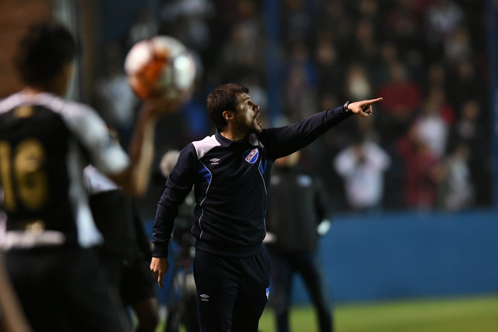 Nacional venció a Santos 1-0 en el Gran Parque Central por la Copa Libertadores. Foto: Gerardo Pérez.