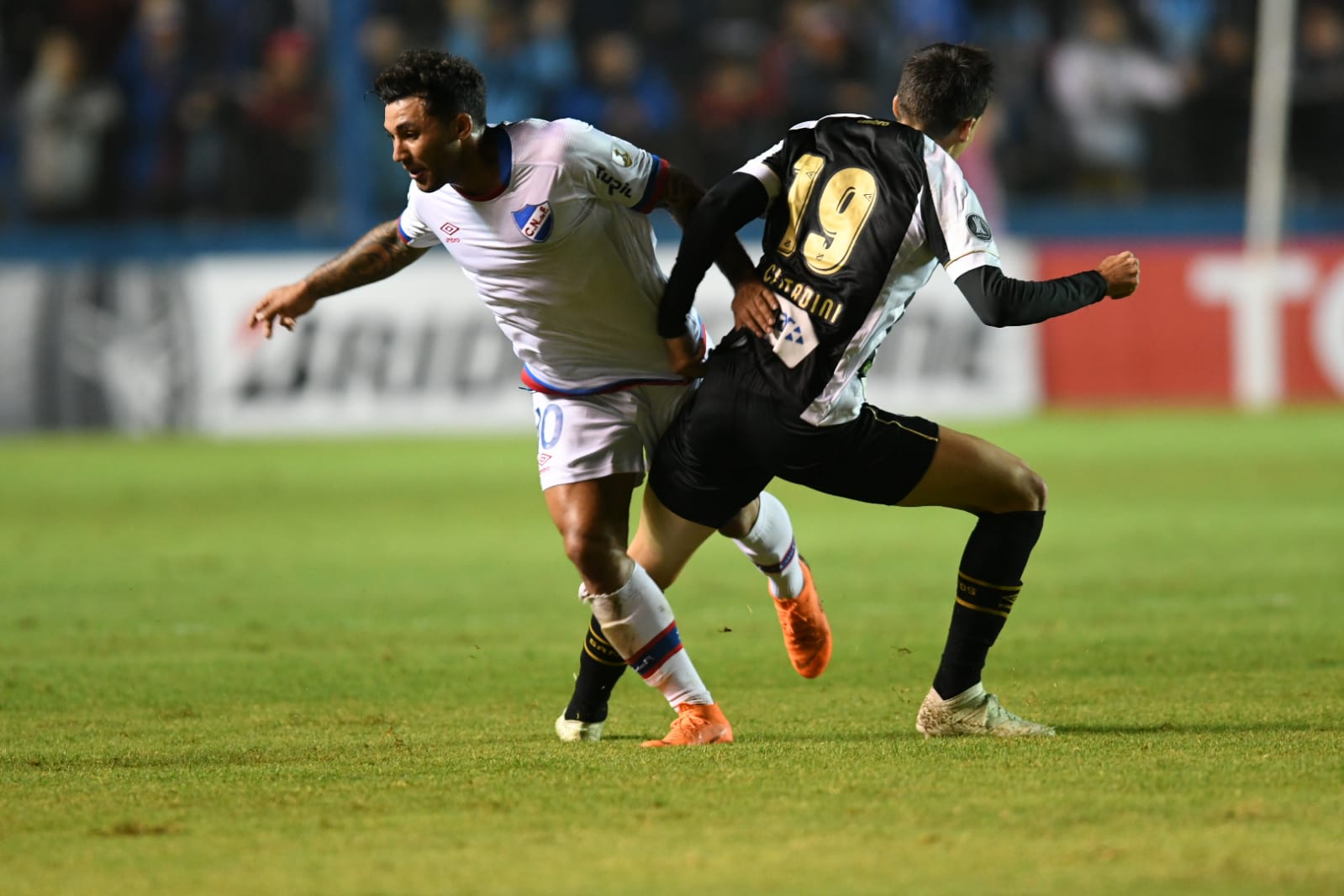 Nacional venció a Santos 1-0 en el Gran Parque Central por la Copa Libertadores. Foto: Gerardo Pérez.