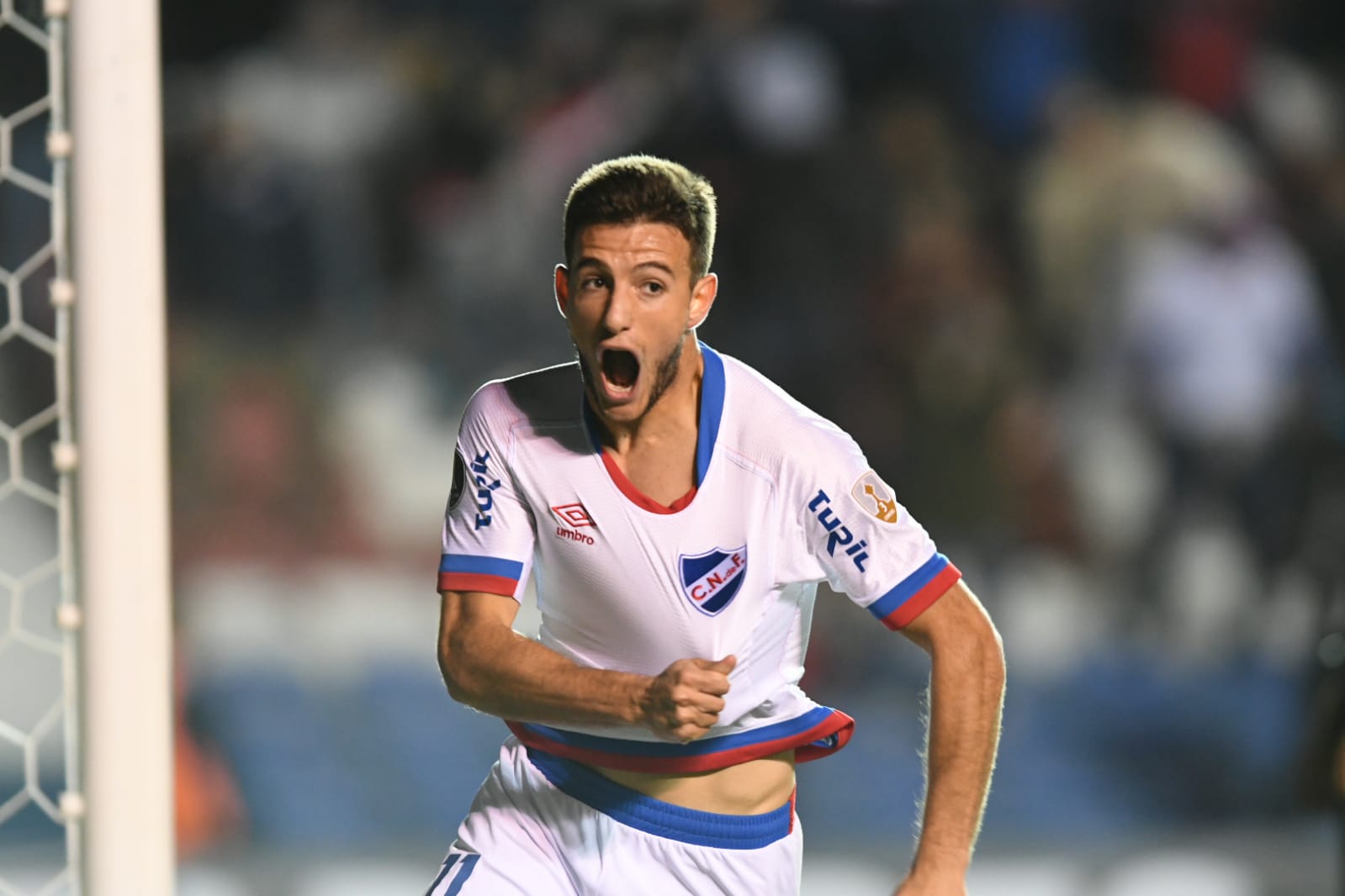 Nacional venció a Santos 1-0 en el Gran Parque Central por la Copa Libertadores. Foto: Gerardo Pérez.