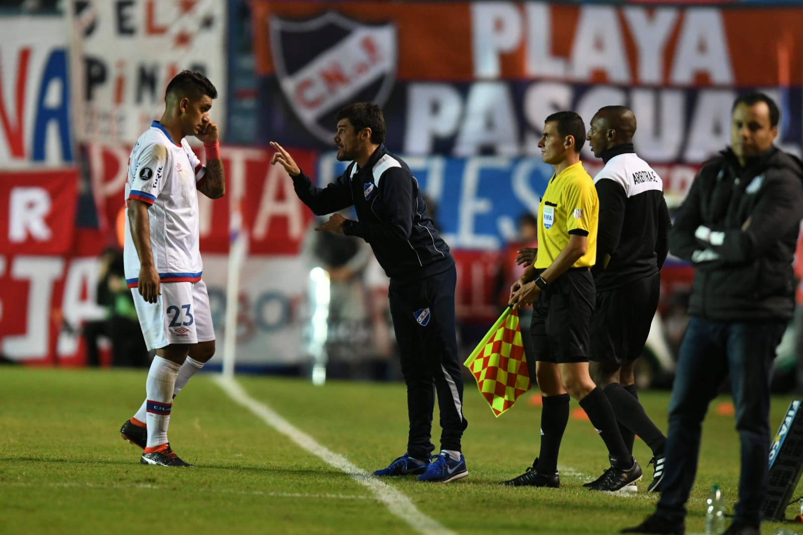Nacional venció a Santos 1-0 en el Gran Parque Central por la Copa Libertadores. Foto: Gerardo Pérez.