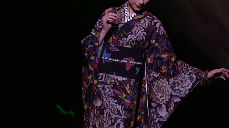 El kimono se reinventa para sobrevivir