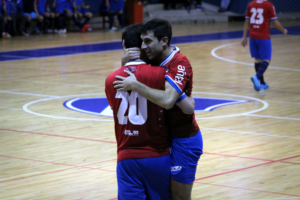 Nacional le ganó a Old Christians en el Polideportivo. Fotos: Matías Pérez
