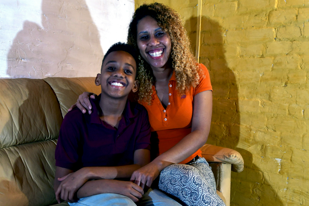 Luisa Toledo: "Me siento más tranquila porque mi hijo Melvin tiene amigos". Foto: Hijo de Carmen Fernández