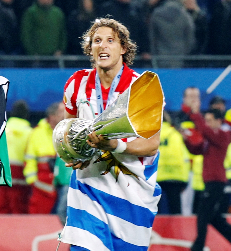 Diego Forlán con la copa.